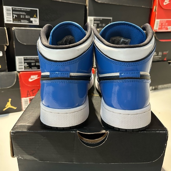 Jordan 1 Mid Signal Blue (GS) - Picture 4 of 8
